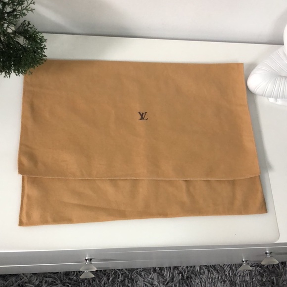 πVintage LV dustbag ( Item #10 ) - Picture 3 of 4